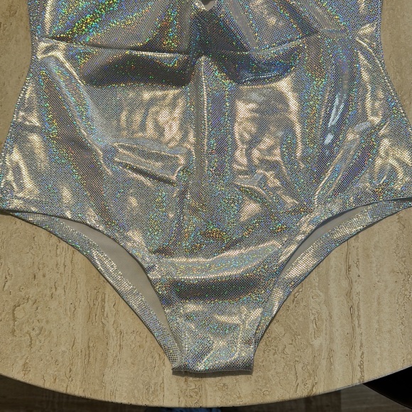 NEW metallic bodysuit with lace-up front - Picture 3 of 5